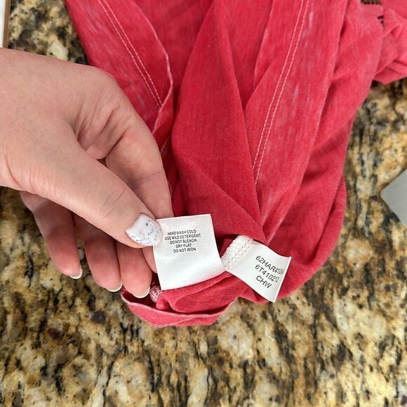 Touch By Alyssa Milano Chicago Blackhawks Red Distressed Logo T-Shirt Size 2XL - Picture 5 of 7